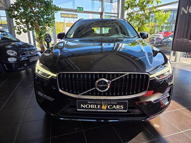 Gebraucht Volvo XC60 Momentum 197 PS (144 kW) 2022 Black stone SUV