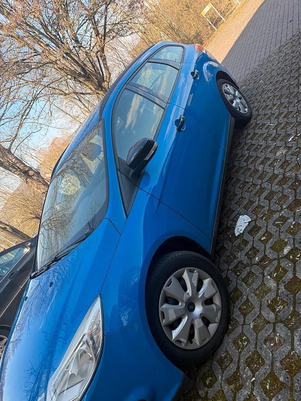 Gebraucht Ford Focus Trend 116 PS (85 kW) 2012 Blau Kombi