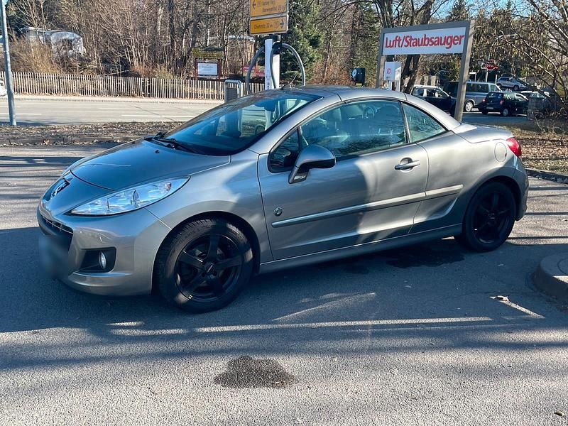 Gebraucht Peugeot 207 CC Roland Garros 156 PS (114 kW) 2010 Silber Cabrio