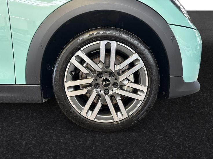 Second-hand Mini Cooper 114 kW (156 CP) 2025 Verde Hatchback