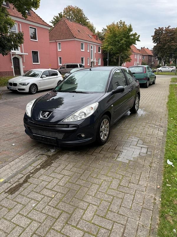 Gebraucht Peugeot 206+ 75 PS (55 kW) 2009 Schwarz Kleinwagen