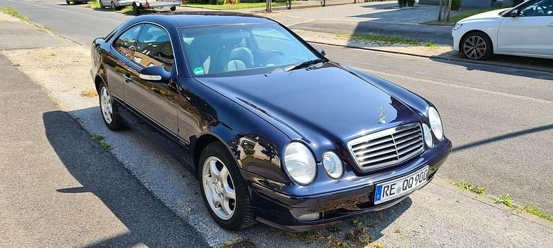 Blau Gebraucht 2001 Mercedes CLK200 Coupé | 6.400 € (Fairer Preis) - Bild 1/4