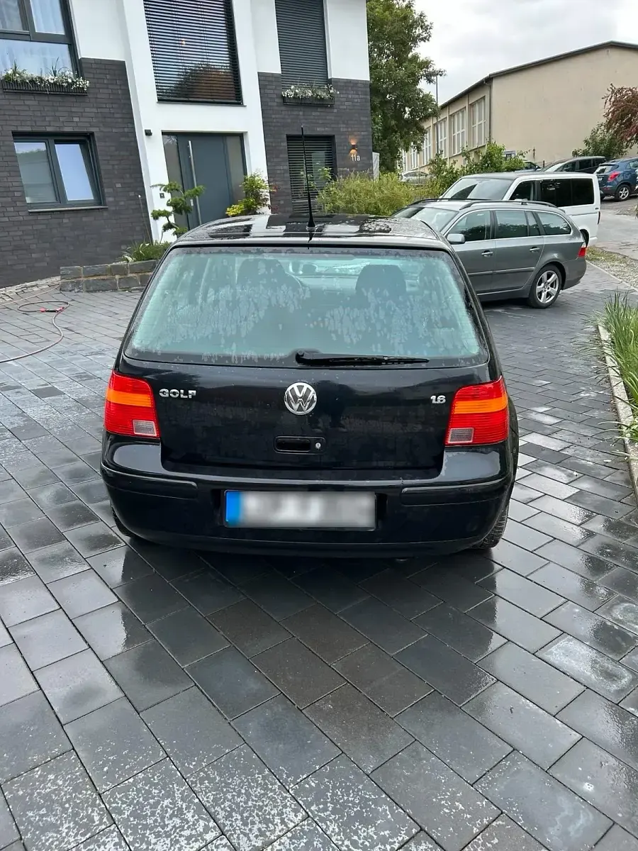 Gebraucht VW Golf IV 100 PS (73 kW) 2002 Schwarz Kleinwagen