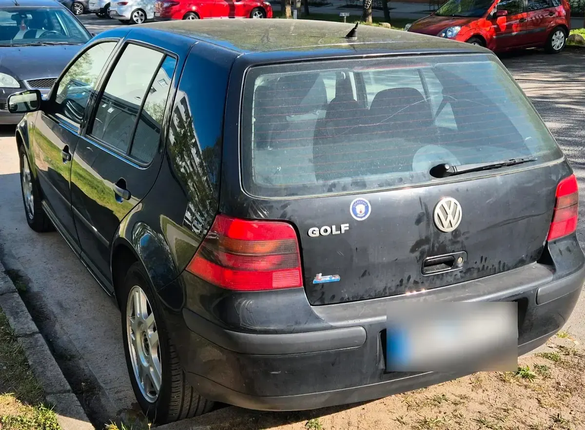 Używany VW Golf IV 75 KM (55 kW) 2002 Czarny Hatchback