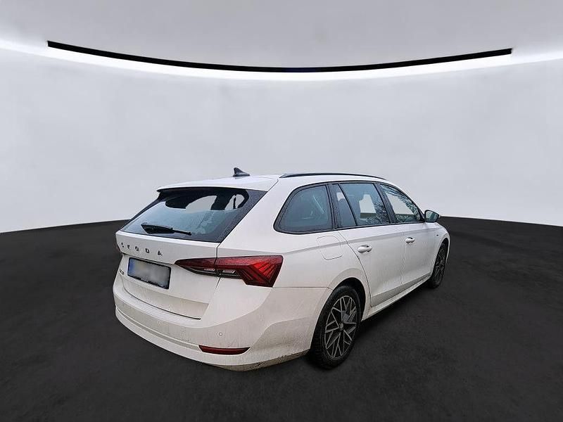 Gebraucht Skoda Octavia Clever 150 PS (110 kW) 2022 Weiß Kombi