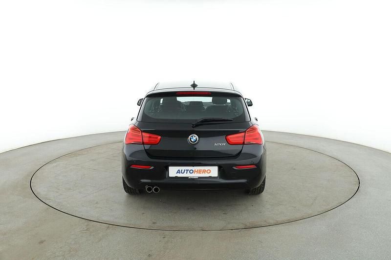 Gebraucht BMW 120 Advantage 190 PS (139 kW) 2019 Schwarz Kleinwagen