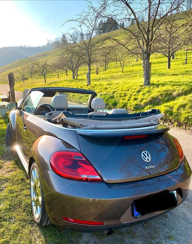 Gebraucht VW Beetle Edition 105 PS (77 kW) 2014 Braun Kleinwagen