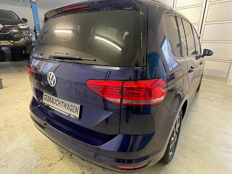 Gebraucht VW Touran Join 110 PS (80 kW) 2018 Blau Van / Kleinbus