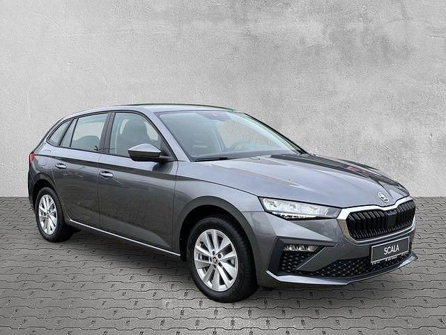 Gebraucht Skoda Scala Selection 95 PS (69 kW) 2024 Grau Kleinwagen