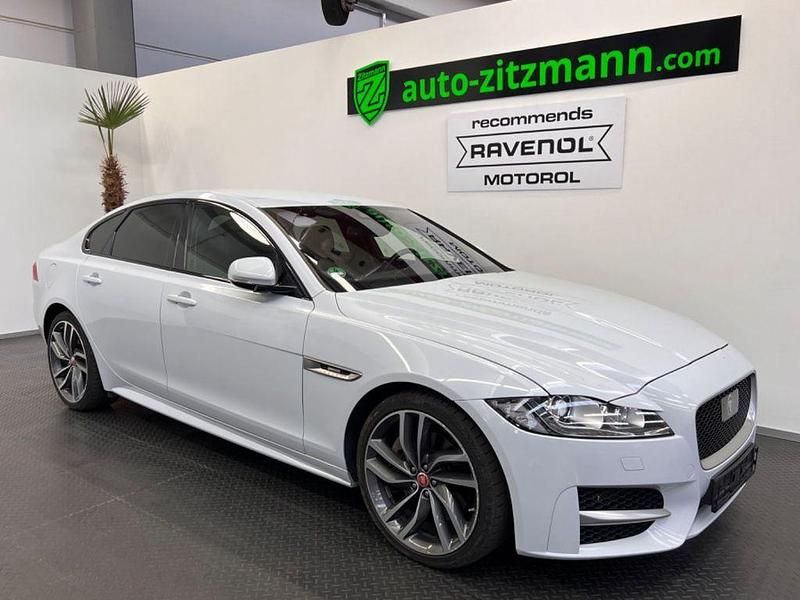 Weiß Gebraucht 2016 Jaguar XF R-Sport Limousine | 15.200 € (Etwas zu teuer) - Bild 1/4