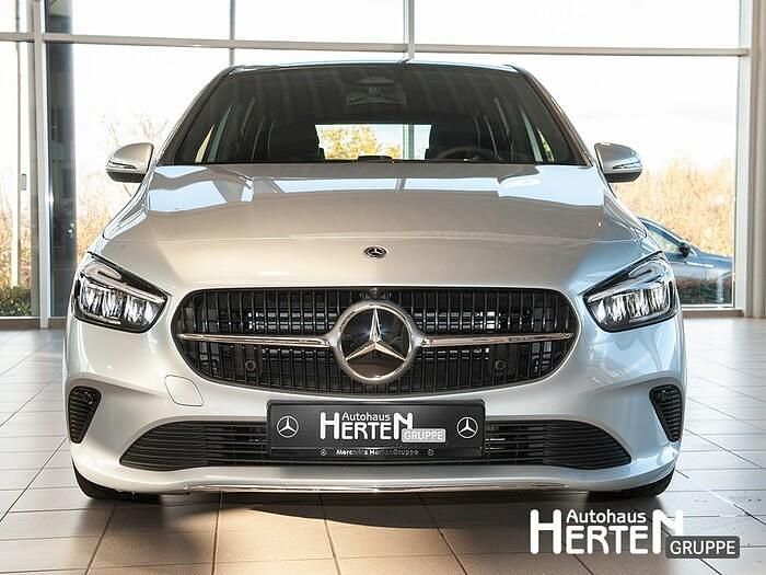 Gebraucht Mercedes B200 Progressive 150 PS (110 kW) 2025 Lack hightechsilber Van / Kleinbus