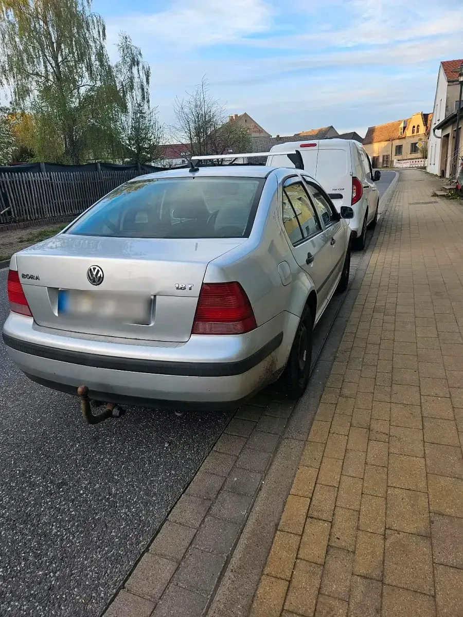Brugt VW Bora 90 HK (66 kW) 2001 Sølv Sedan