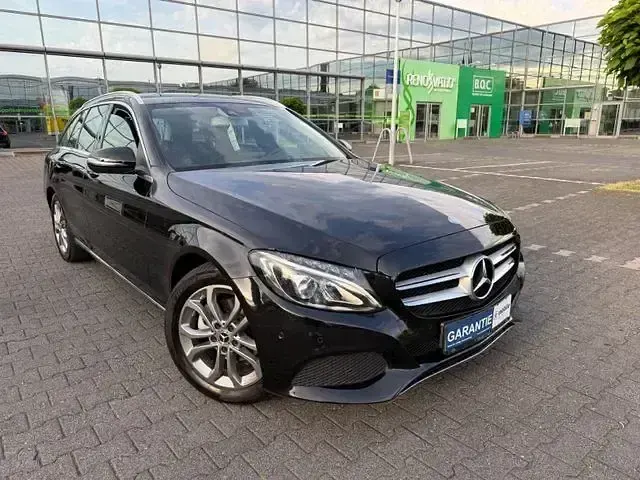 Gebraucht Mercedes C180 Avantgarde 156 PS (114 kW) 2017 Schwarz Kombi