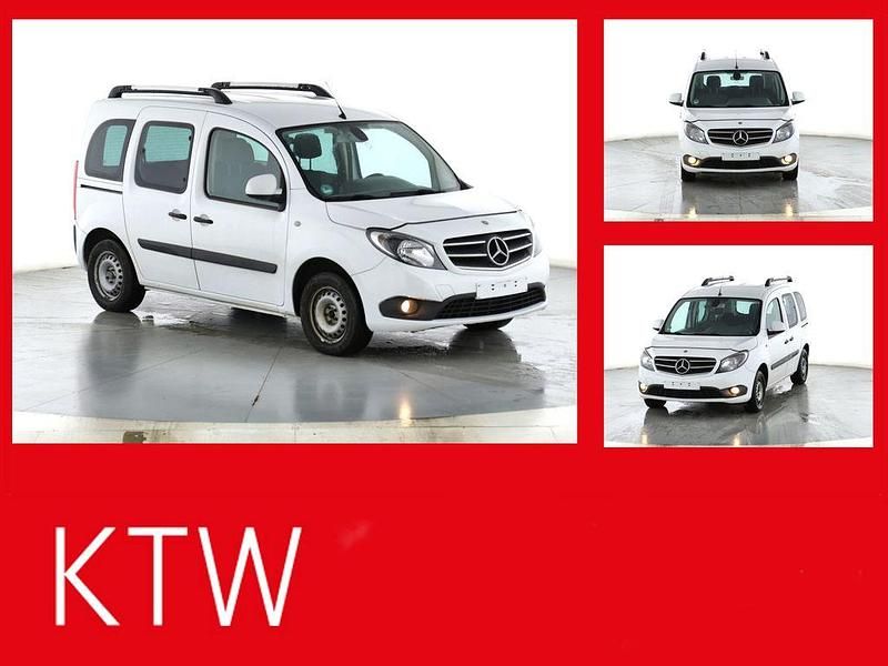Weiß Gebraucht 2020 Mercedes Citan 111 Kombi | 12.825 € (Etwas zu teuer) - Bild 1/4