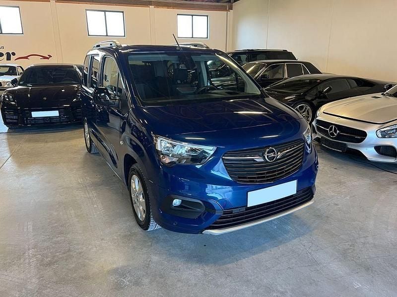 Blau Gebraucht 2021 Opel Combo Life Ultimate Van / Kleinbus | 21.500 € (Guter Preis) - Bild 1/4