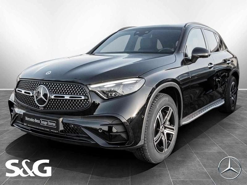 Unilack schwarz uni Gebraucht 2023 Mercedes GLC300 AMG SUV | 55.177 € (Fairer Preis) - Bild 1/4