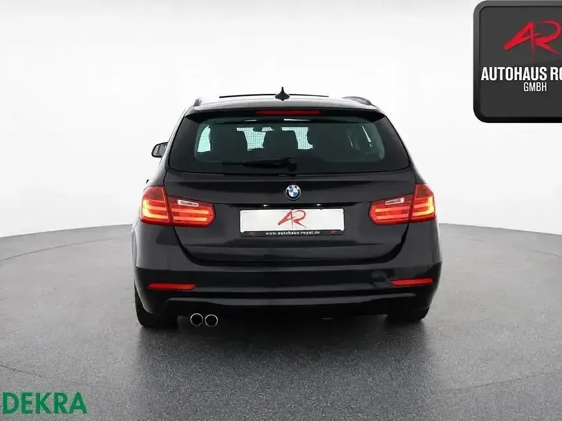 Gebraucht BMW 330 Comfort Edition 258 PS (189 kW) 2014 Black sapphire Kombi