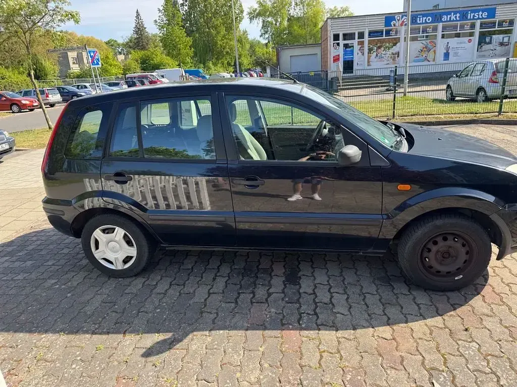 Gebraucht Ford Fusion 80 PS (58 kW) 2005 Schwarz Kleinwagen