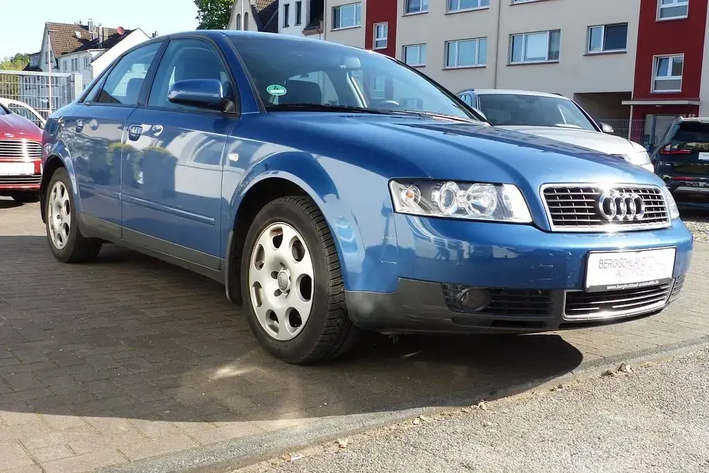 Gebraucht Audi A4 131 PS (96 kW) 2002 Blau Limousine