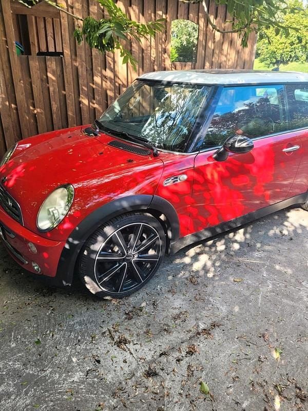 Rot Gebraucht 2004 Mini Cooper Kleinwagen | 1.749 € - Bild 1/4