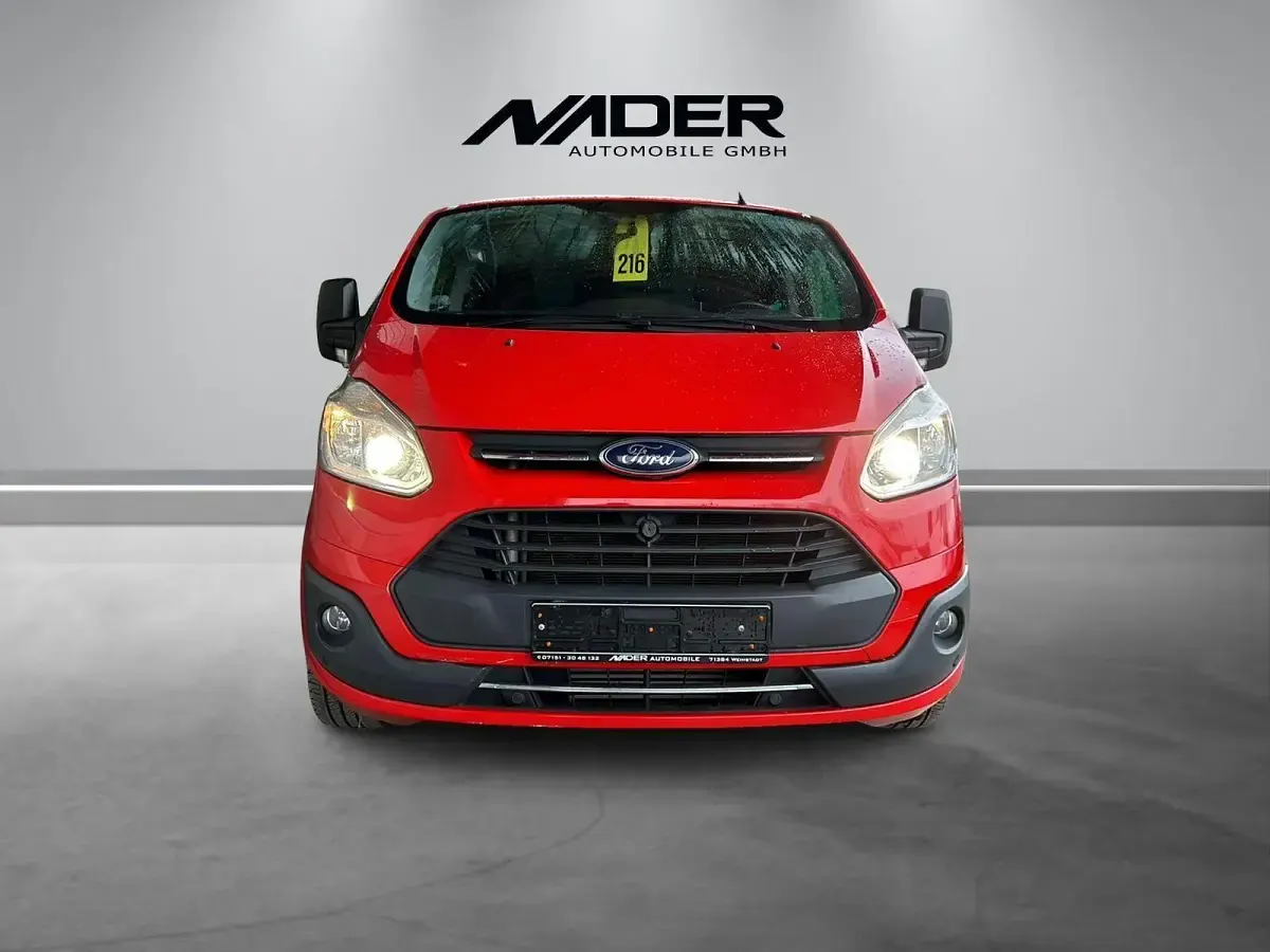 Gebraucht Ford Tourneo Trend 131 PS (96 kW) 2016 Rot Van / Kleinbus