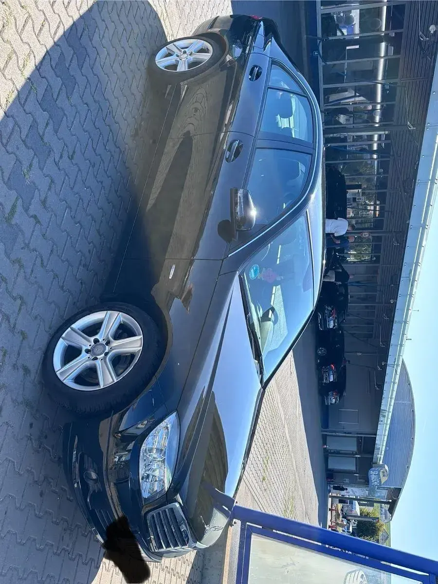 Gebraucht Mercedes C200 184 PS (135 kW) 2010 Schwarz Limousine