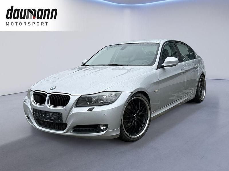 Silber Gebraucht 2010 BMW 318 Comfort Edition Limousine | 10.990 € (Teuer) - Bild 1/4