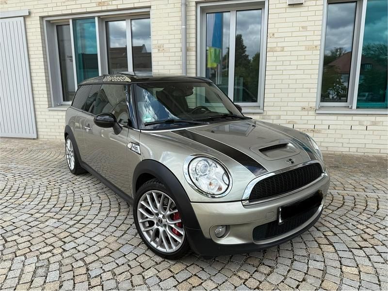 Grau Gebraucht 2010 Mini John Cooper Works Clubman Kombi | 4.990 € - Bild 1/4
