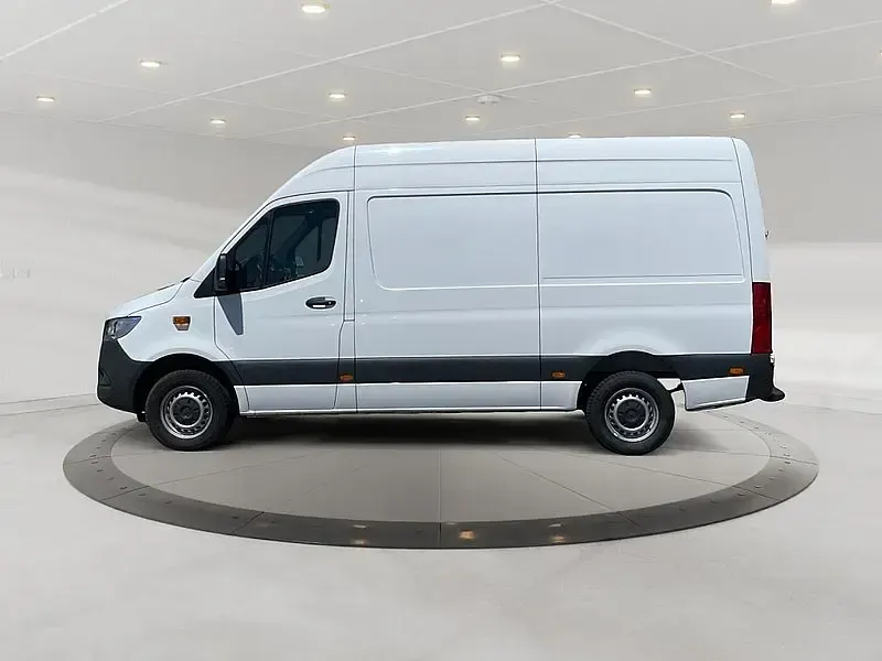 Gebraucht Mercedes Sprinter 170 PS (125 kW) 2024 Arktikweiss Van
