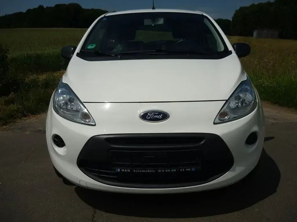 Gebraucht Ford Ka Ambiente 69 PS (50 kW) 2014 Weiß Kleinwagen