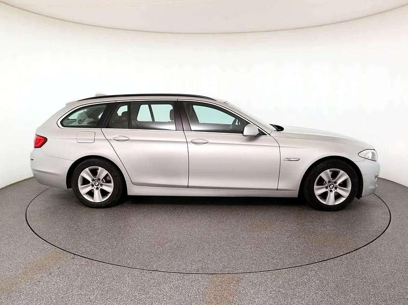 Gebraucht BMW 528 245 PS (180 kW) 2011 Titansilber Kombi
