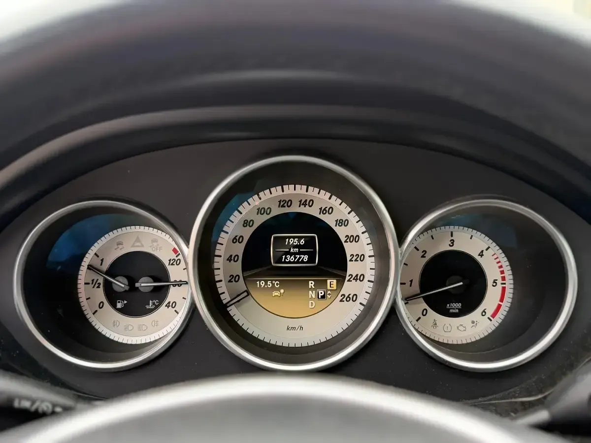 Gebraucht Mercedes CLS350 265 PS (194 kW) 2012 Grau Coupé