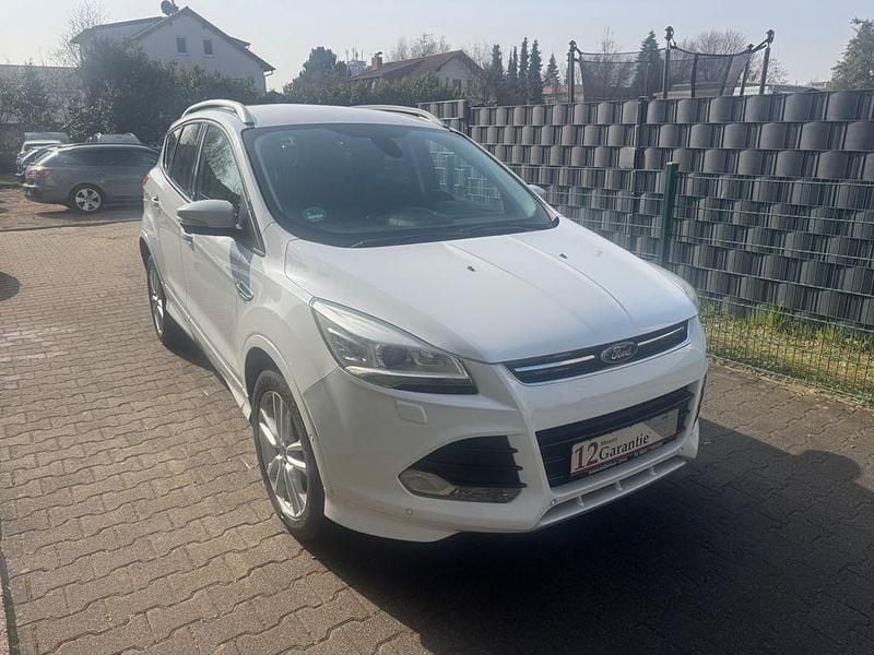 Gebraucht Ford Kuga Individual 150 PS (110 kW) 2015 Weiß SUV
