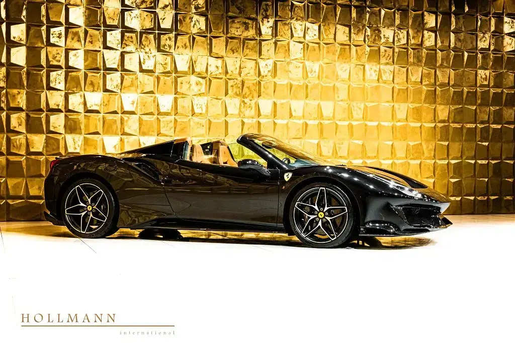 Second-hand Ferrari 488 721 CP (530 kW) 2021 Negru Cabrio
