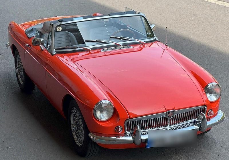 Orange Gebraucht 1978 MG B Cabrio | 17.900 € - Bild 1/4
