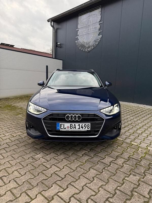 Blau Gebraucht 2023 Audi A4 Kombi | 26.499 € (Superpreis) - Bild 1/4