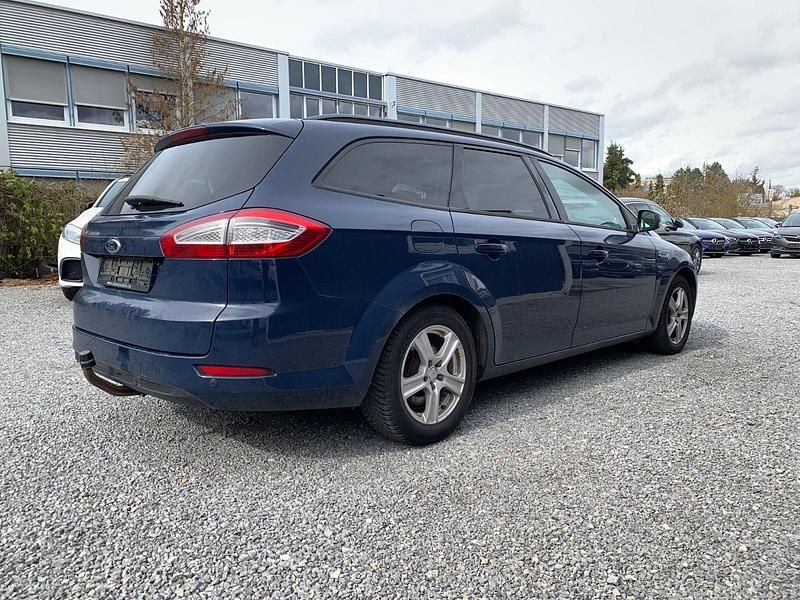 Gebraucht Ford Mondeo Trend 116 PS (85 kW) 2013 Blau Kombi