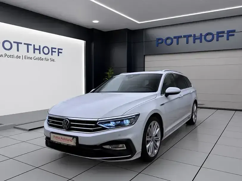 Gebraucht VW Passat Elegance 193 PS (141 kW) 2024 Gletscherweiß metallic Kombi