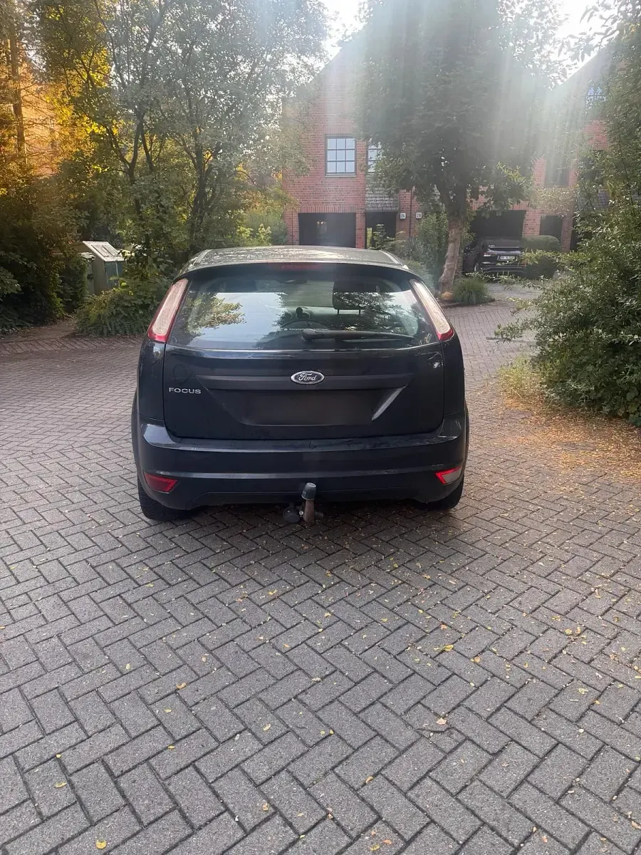 Gebraucht Ford Focus Ghia 125 PS (91 kW) 2009 Schwarz Limousine