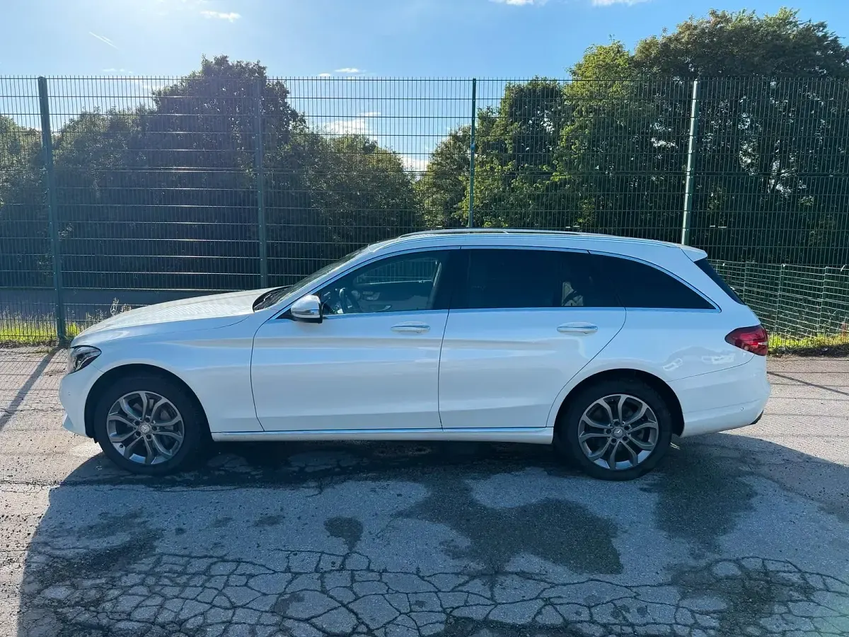 Gebraucht Mercedes C250 204 PS (150 kW) 2014 Weiß Kombi