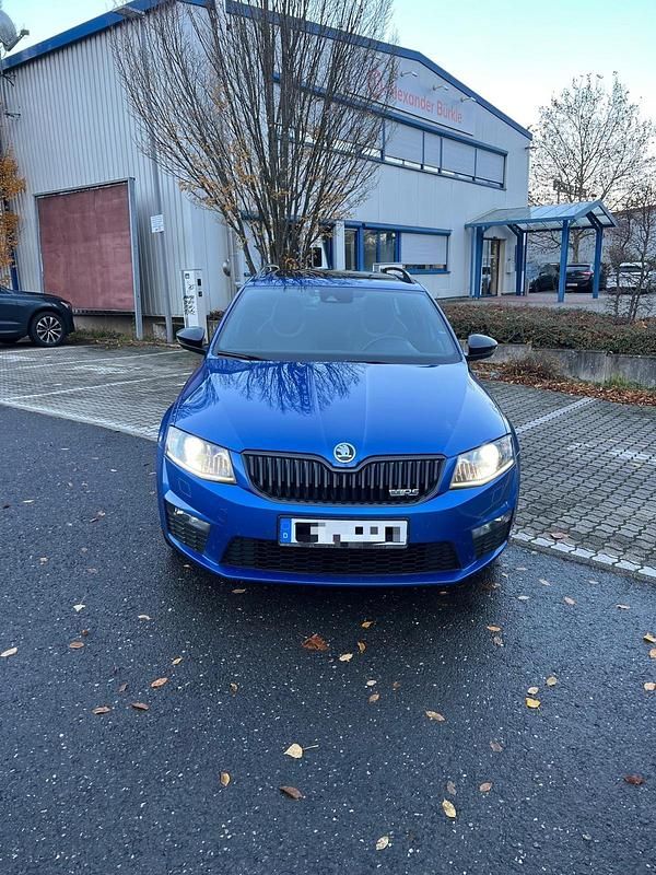 Blau Gebraucht 2015 Skoda Octavia RS Kombi | 13.950 € (Fairer Preis) - Bild 1/4