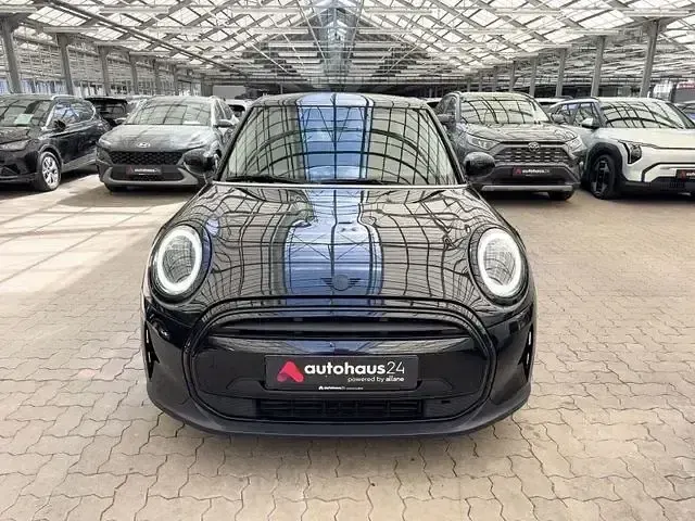 Gebraucht Mini Cooper Classic 136 PS (100 kW) 2023 Schwarz Kleinwagen