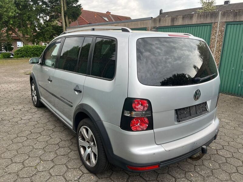 Silber Gebraucht 2008 VW Touran Cross Van / Kleinbus | 5.750 € (Guter Preis) - Bild 1/4