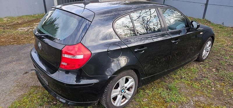 Gebraucht BMW 118 150 PS (110 kW) 2010 Schwarz Kleinwagen