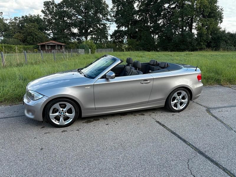 Gebraucht BMW 123 Cabriolet 204 PS (150 kW) 2011 Gold Cabrio