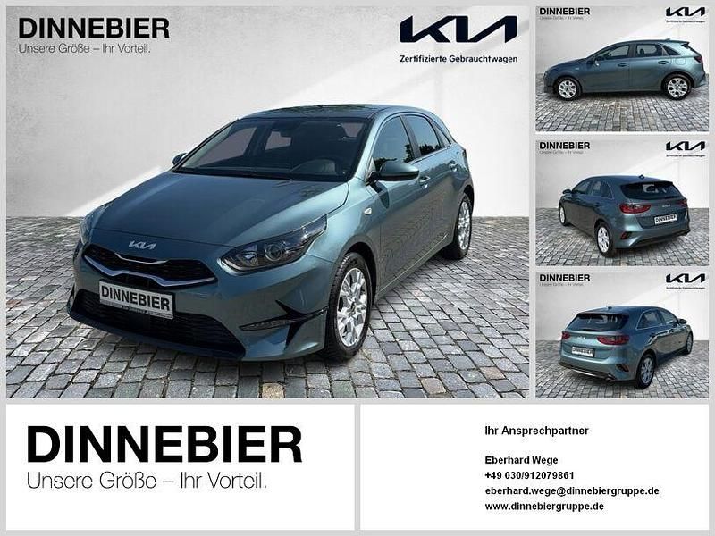 Grau (metallic) Gebraucht 2023 Kia Ceed Vision Limousine | 21.497 € (Guter Preis) - Bild 1/4