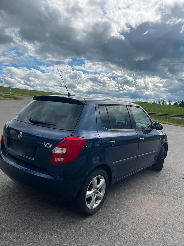 Blau Gebraucht 2009 Skoda Fabia vRS Limousine | 1.400 € (Superpreis) - Bild 1/4