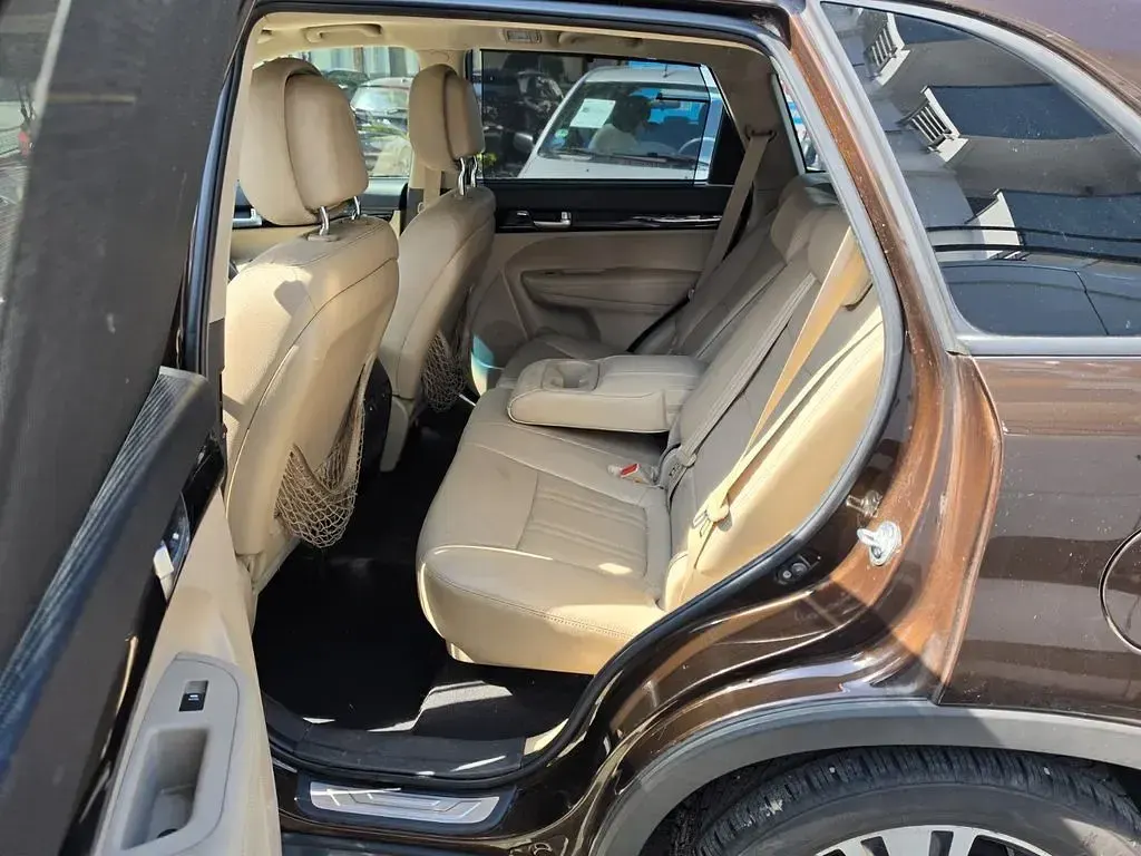 Gebraucht Kia Sorento Spirit 197 PS (144 kW) 2014 Braun SUV