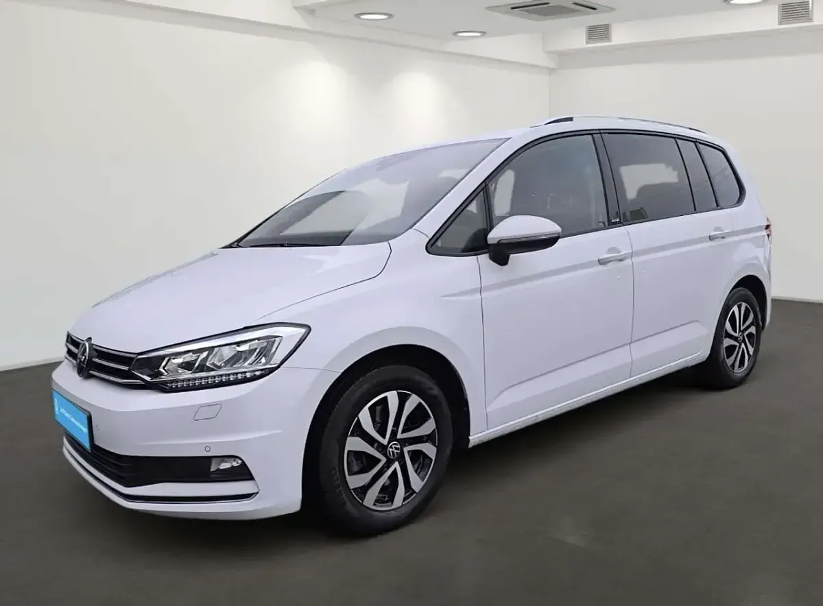 Gebraucht VW Touran Highline 150 PS (110 kW) 2020 Weiß Van / Kleinbus