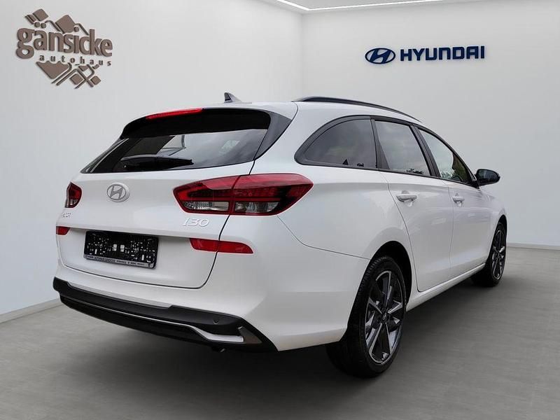 Neu Hyundai i30 Advantage 140 PS (102 kW) 2025 Weiß Limousine